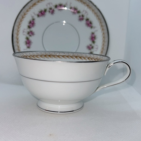 RC TEACUP & SAUCER VINTAGE 1960s PATTERN NORITAKE 564 VICTORIAN ROSES AND LAUREL - Picture 5 of 12